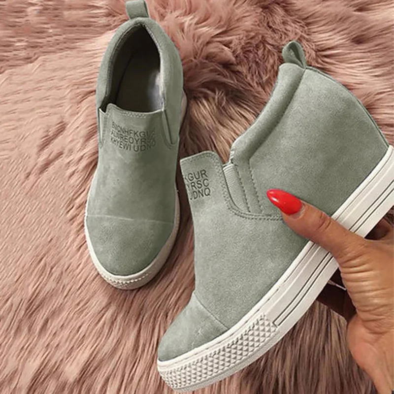 

Plus size 41/42 Casual shoes for women Slip-on Designer Lazy shoes Increase Non-slip Sneakers Girls Spring Fashion