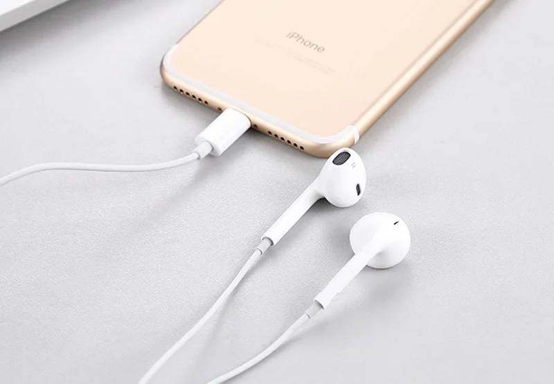 Smart line controlled Bass Denoise HD Call earphones Bluetooth auxiliary connection for iphone 7 8 X XS XS MAX XR and ios series
