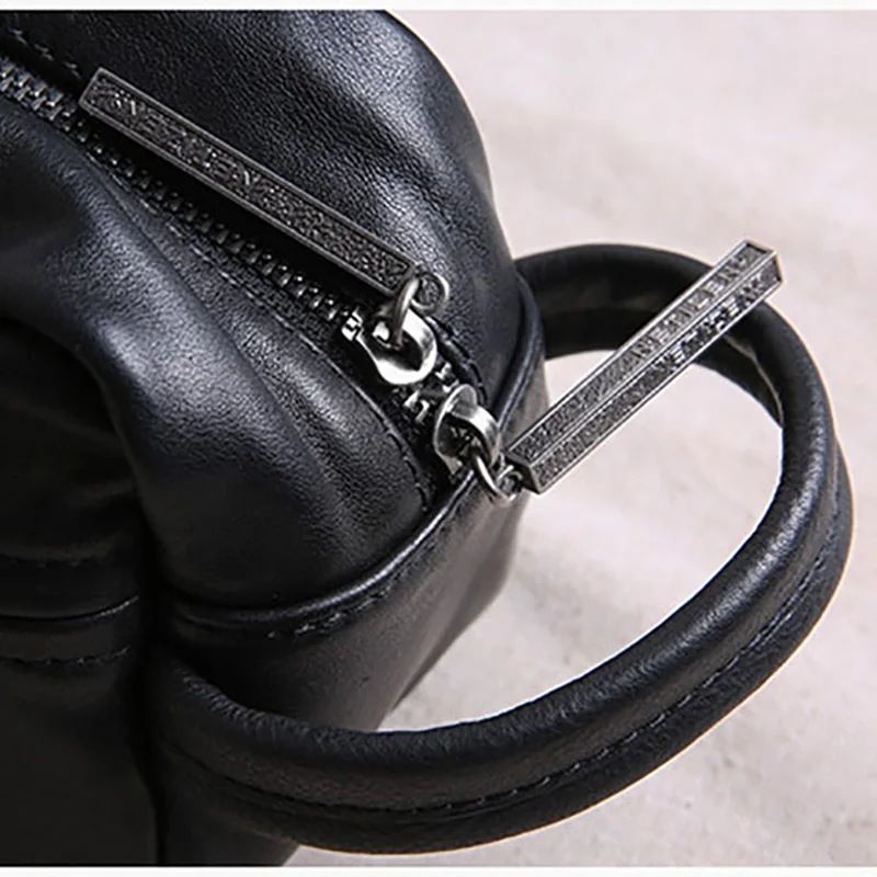 AETOO Men's head layer leather business casual hand-picked bag, large-capacity soft leather hand bag, personality trend hand bag