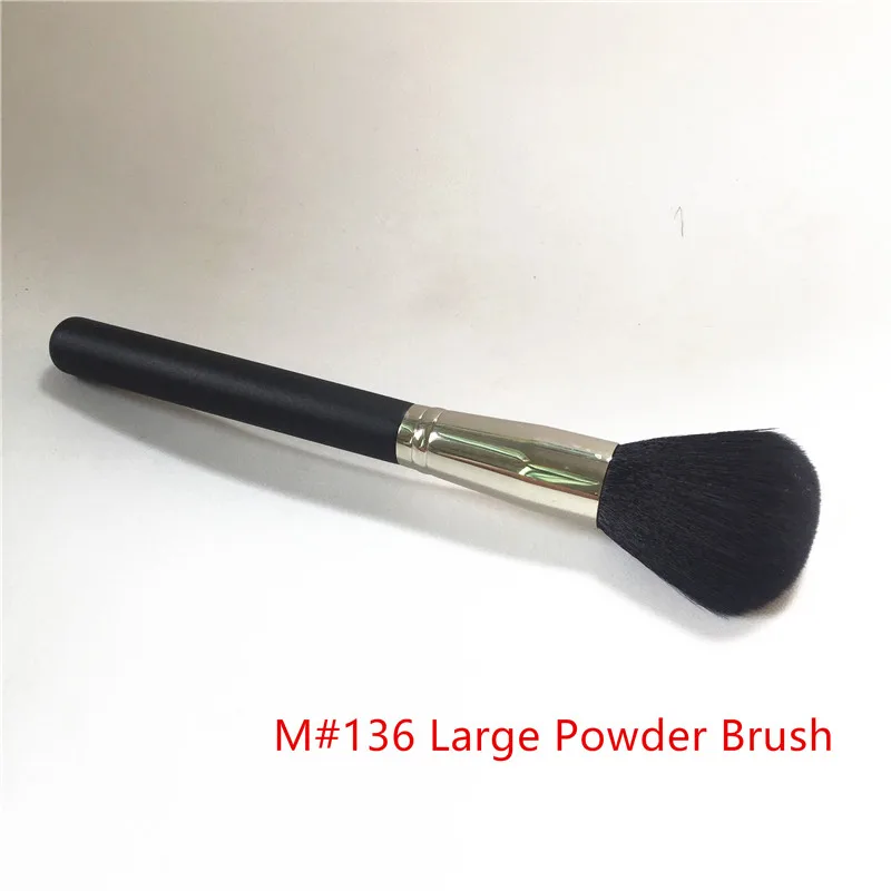 

bdbeauty 136 Large Powder Brush - Multi-purpose Face Shaped Powder Bronzer Brush - Beauty Makeup Brushes Blender T
