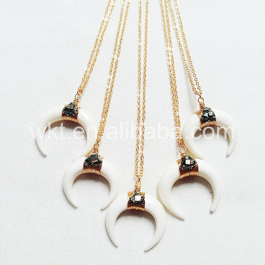 

WT-N715 Wholesale raw buffalo bone horn necklace with pyrite charm moon crescent shape carved pendant necklace for women