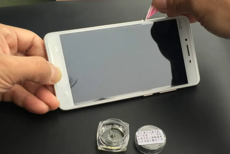 phone screen White edge filler tempered film white edge filling liquid film edge cleaning oil removal liquid with brush afbeelding
