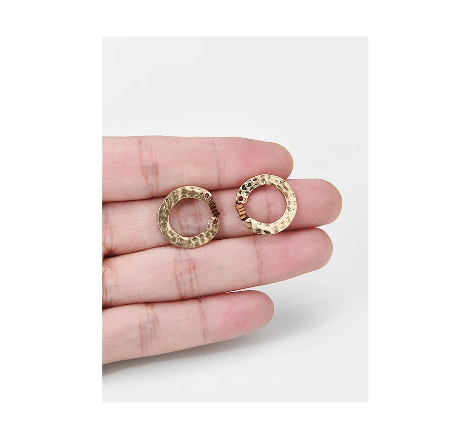 Amaiyllis Hammer Earrings
