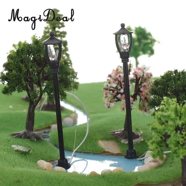 Hot Sale Painted People Figures Bench Lamppost Lights Model for Park Garden Street Station Platform Layout Scene Children Toys