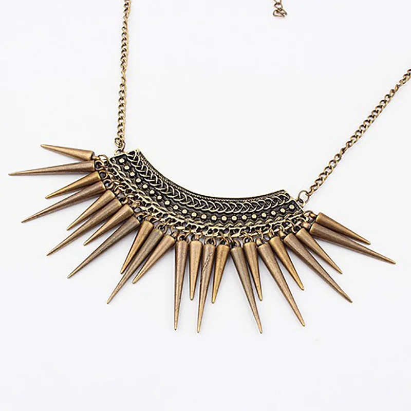 

Punk Rivet Tassel Necklaces Antique Bronze Statement Charm Triangle Pendant Short Clavicle Chain Women Jewelry Choker
