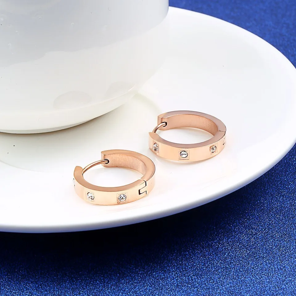 Серьги инкрустированные миниатюрными 16 мм Minimalist Hoop Earrings Huggie Hoop Серьги Для женщин Пронзительный гипоаллергенный