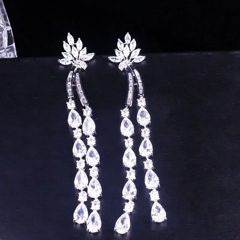 

NEW High Quality Long Leaf Drop Clip On Ear Non Pierced Earrings Cubic Zirconia Crystal Setting Women Wedding Party Accessories
