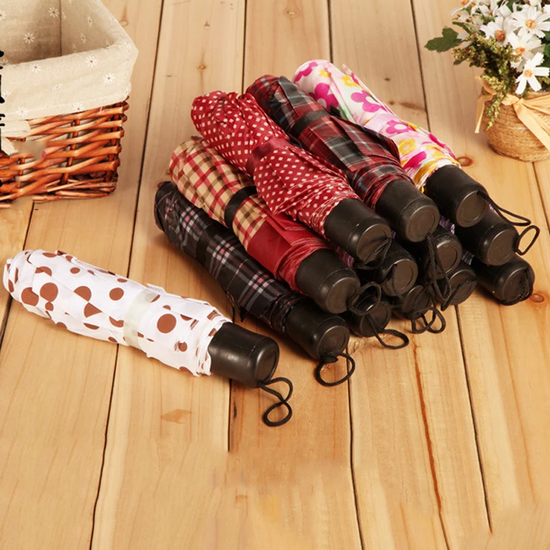 

Couple Flower Color Short Handle Umbrellas Portable Mini Folding Umbrella Wholesale Manufacturer Gift Umbrella 3 styles.