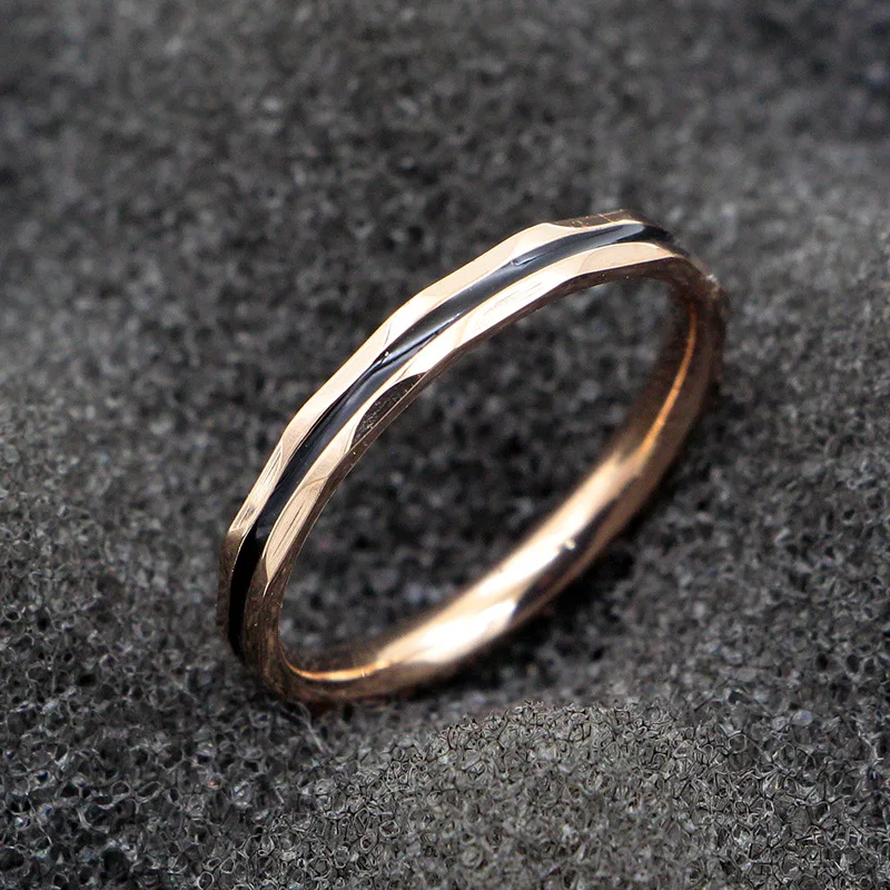 

Martick Personality Simple Style Black Rings For Woman Party Gift Rose Gold Color With Black Gum Rhombus Rings R122