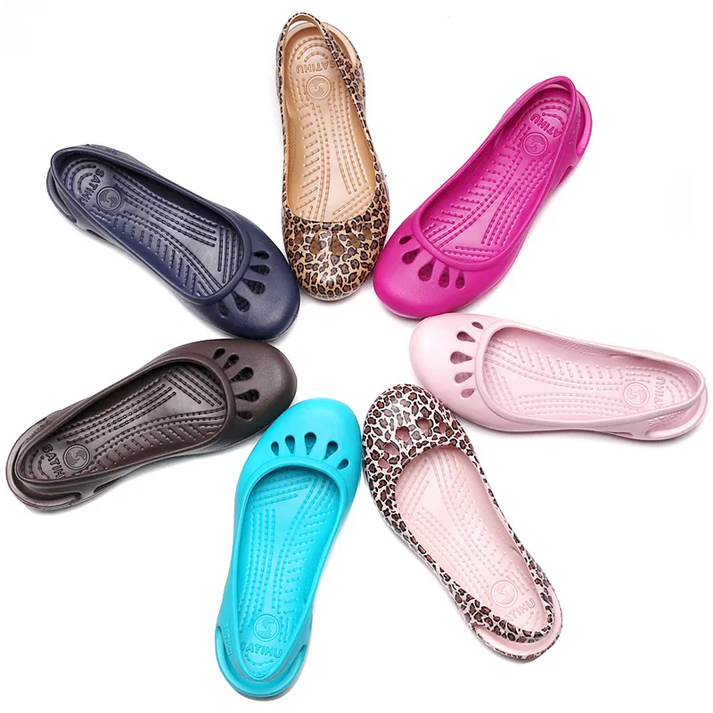 

women Clogs Jelly Sandals Home Non-slip Summer Hole Shoes Female Flat slippers Plastic Female Girls Waterproof EVA Garden Shoes