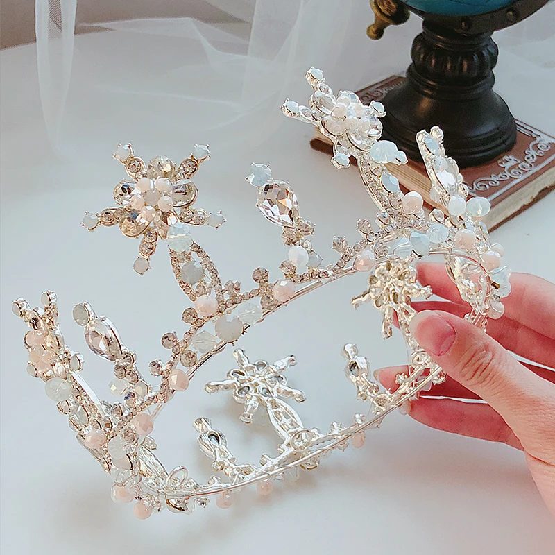 Handmade Beaded Crystal Pearl Crown Top Grade Round Bridal Silver Headwear Queen Tiaras Wedding Accessories Elegant Jewelry Gift цена Handmade Beaded Crystal Pearl Crown Top Grade Round Bridal Silver Headwear Queen Tiaras Wedding Accessories Elegant Jewelry Gift цены онлайн