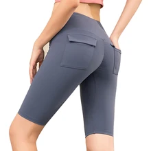 Для женщин 1/2 Длина сжатия Высокая Талия резинки для волос, задняя стыковой подъема быстросохнущая танец для бега, йоги шорты с карманами сзади