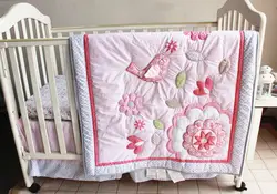 Акция! 7 шт. вышивка babybedding Розовый набор из хлопка для мальчиков и девочек, включают (бампер + одеяло + кровать + крышка юбка)