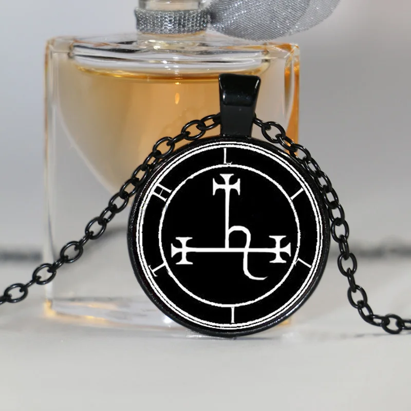 Ожерелье с подвеской Lilith Sigil из стекла кабошон фото ожерелье vision 4 Black|cabochon
