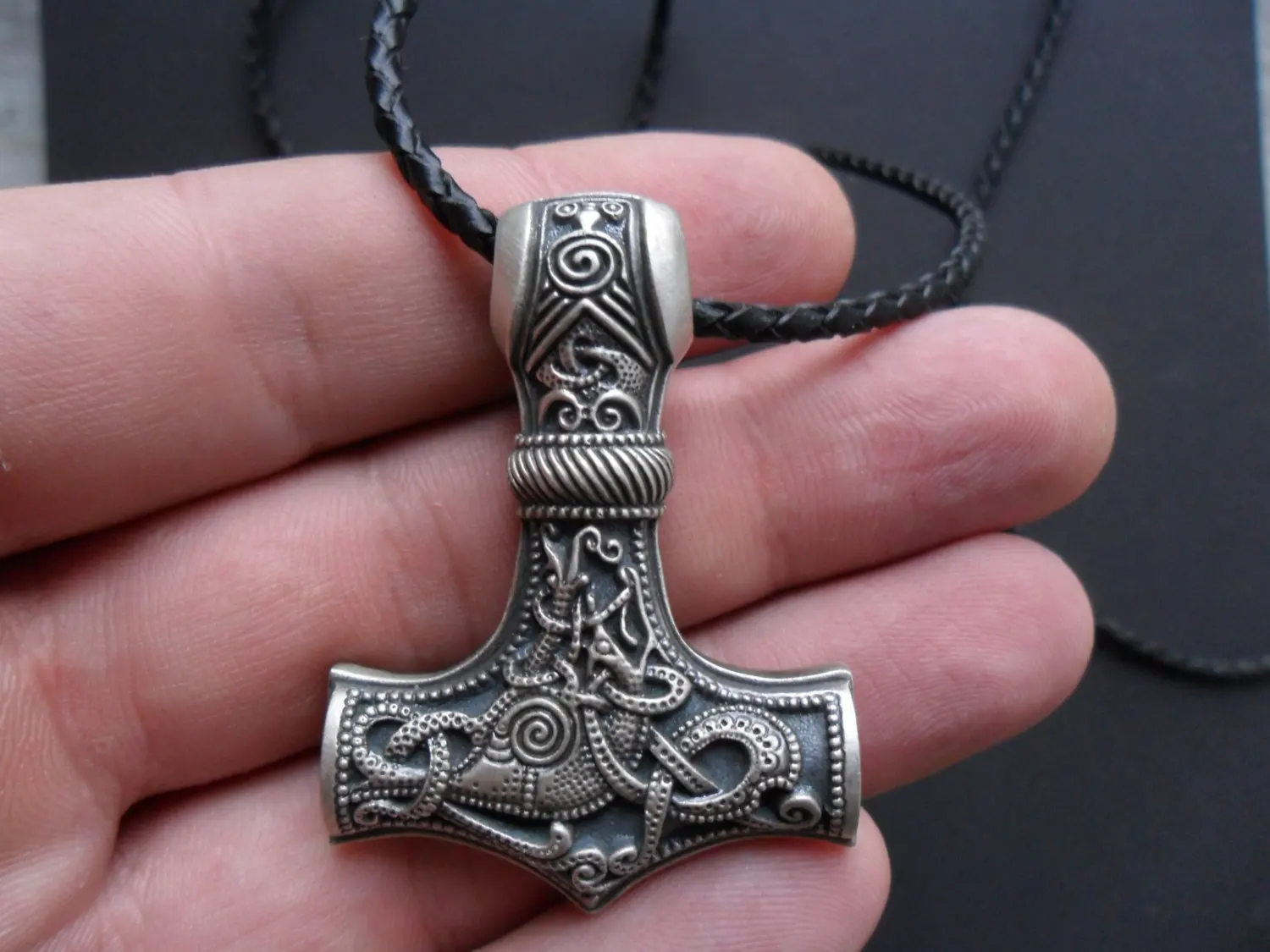 

1 pcs Huge Thor hammer Mjolnir Viking Amulet Hammer Scandinavian Pendant Norse Jewelry