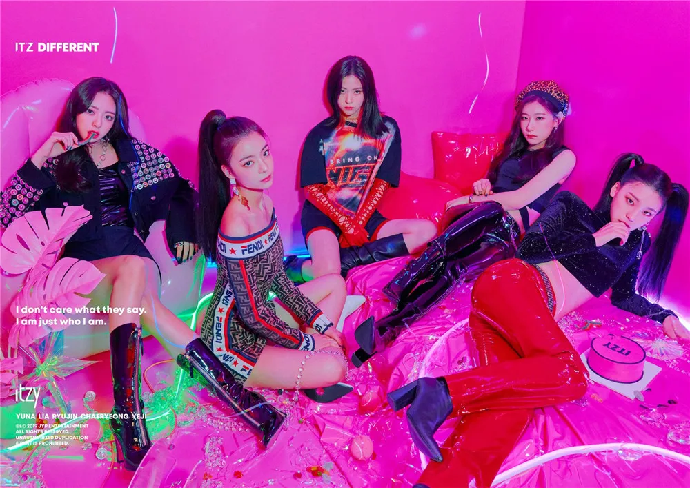 ITZY Kpop плакаты корейские певцы белая бумага с покрытием печатает четкое изображение украшения дома - Цвет: Золотой