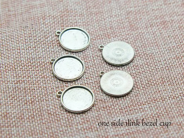 

30PCS Antique Silver Frame Blank Pendant Charm Tray Round Cabochon Setting
