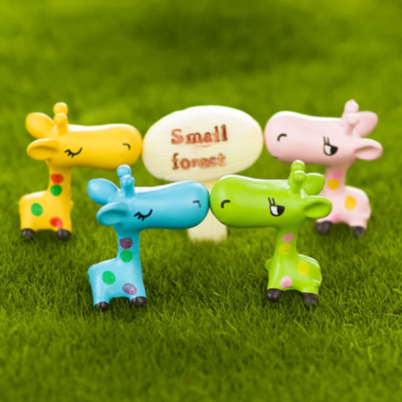 

ZOCDOU 4 Pieces Africa Giraffe Cute Cartoon Deer Animal Model Small Statue Figurine Crafts Figure Ornament Miniatures DIY Decor