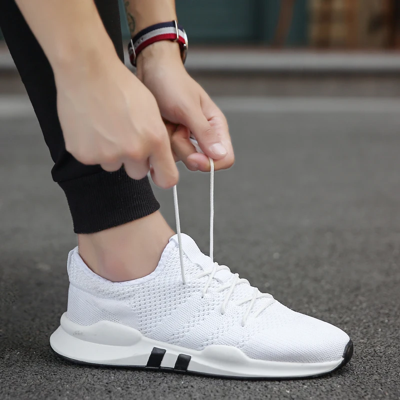 Cena Oddychające buty do biegania dla mężczyzny czarne białe buty sportowe męskie trampki Zapatos Corrientes De Verano czerwony Chaussure Homme De Marque