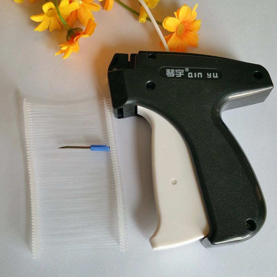 

1pcs NEW Garment Handheld Clothes Price Label Tagging Gun With 4000pcs 39mm Barbs + 1 Needle For Clothing