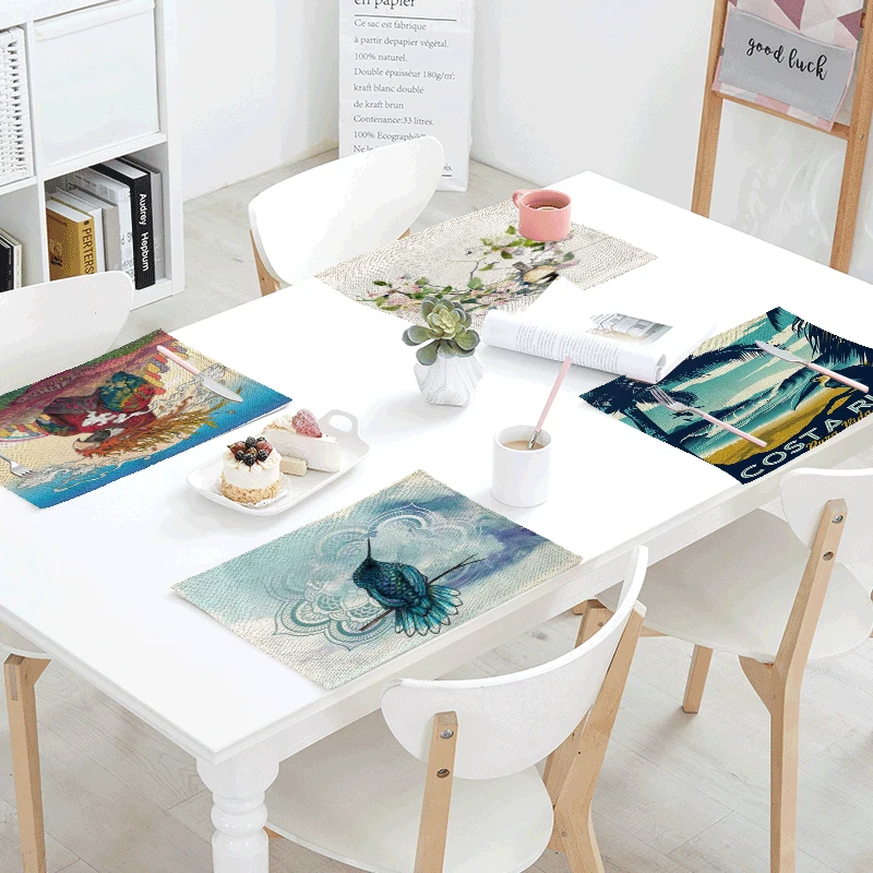 

Elegant And Beautiful Bird Meal cloth 42 * 32 CM Cute Naughty Colorful Magpie Toucan Golden Rooster Home Tablecloth Decoration