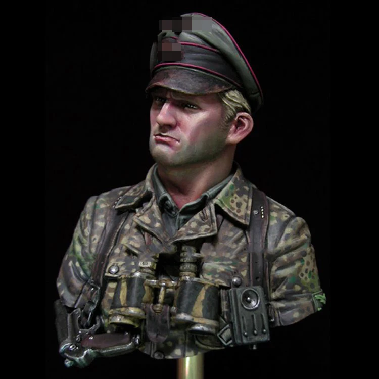 

1/10 Scale Resin Bust Tank Officer