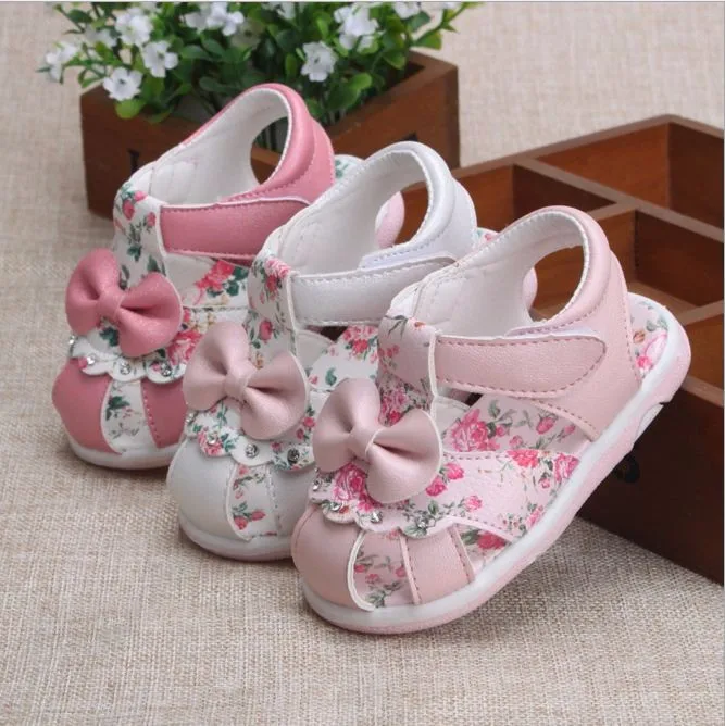 Детские сандалии с бантом для маленьких девочек; Летняя обувь; детские сандалии с цветочным рисунком; мягкая обувь для малышей; босоножки для девочек-принцесс