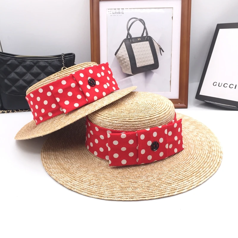 

Summer new straw hat flat large eaves in Europe and the wave point beach hat shading female street snap the beach hat