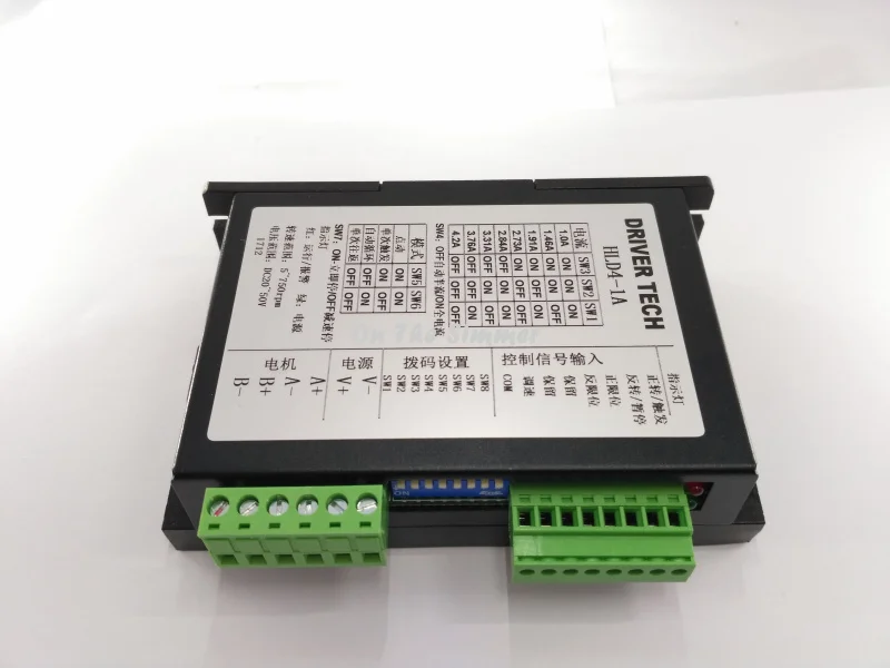 

425786HLD4-1A stepper motor drive control of positive and reverse speed limiting spontaneous pulse cycle back and forth