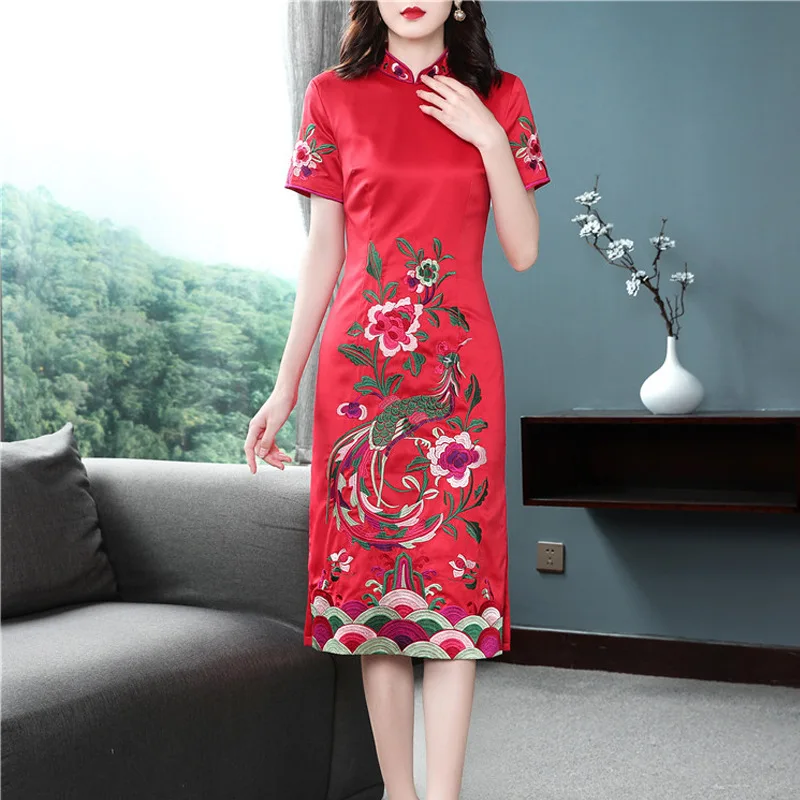 

2019 short sleeve embroidery brocade Chinese modern qipao dress