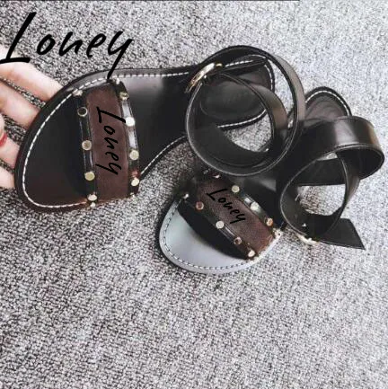 

Loney New HIgh Quality Genuine Leather Metal Studded Summer Sandals Open Toe Buckle Strap Flats Sandals Shoes Women
