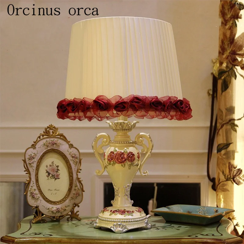 European Style Garden Resin Red Desk Lamp Bedroom Wedding Gift Fabric