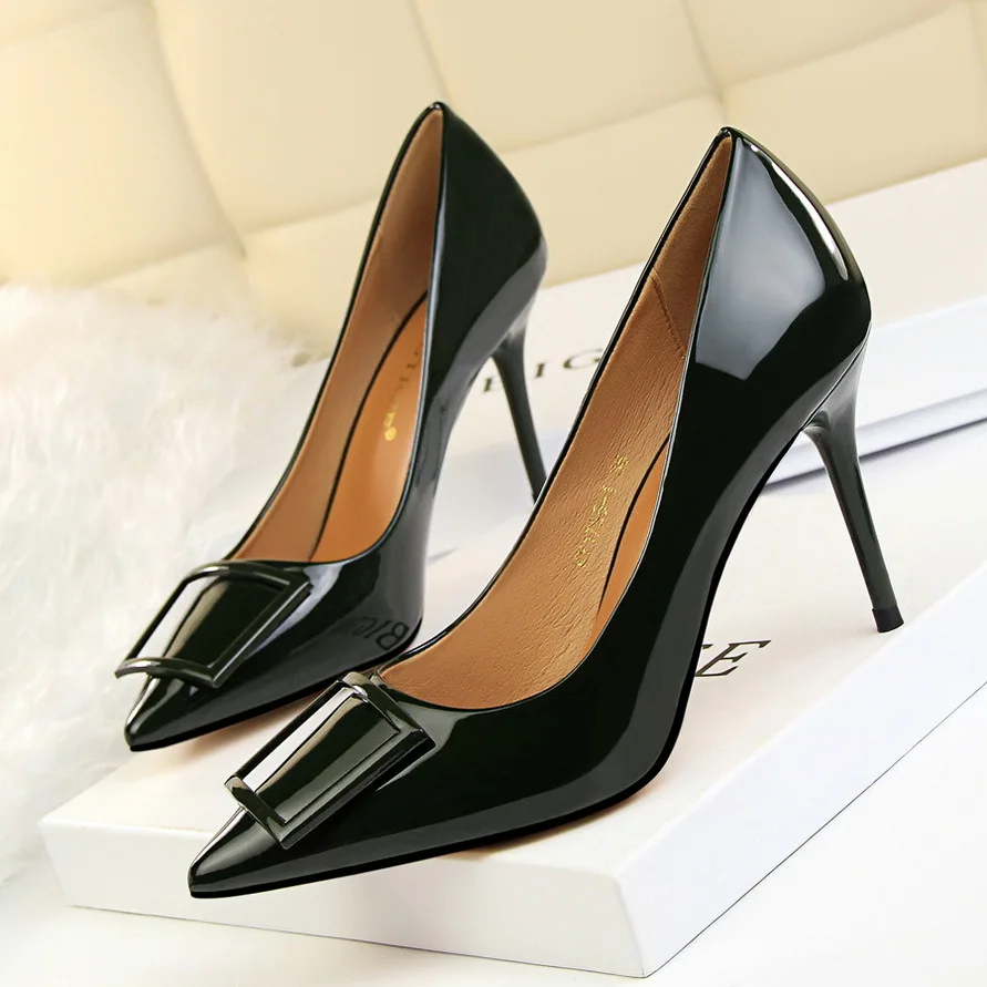 Square Buckle Women Pumps Patent Leather Women Shoes High Heels Classic Pumps Professional Female Shoes Fashion Bridal Shoes