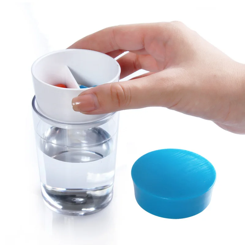 

1pcs Two-in-one Creative Portable Two Grip Pill Box With Water Cup Dustproof and Leakproof Dispensing Boxes Traveling Out