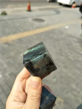 

5cm beautiful labradorite cubic