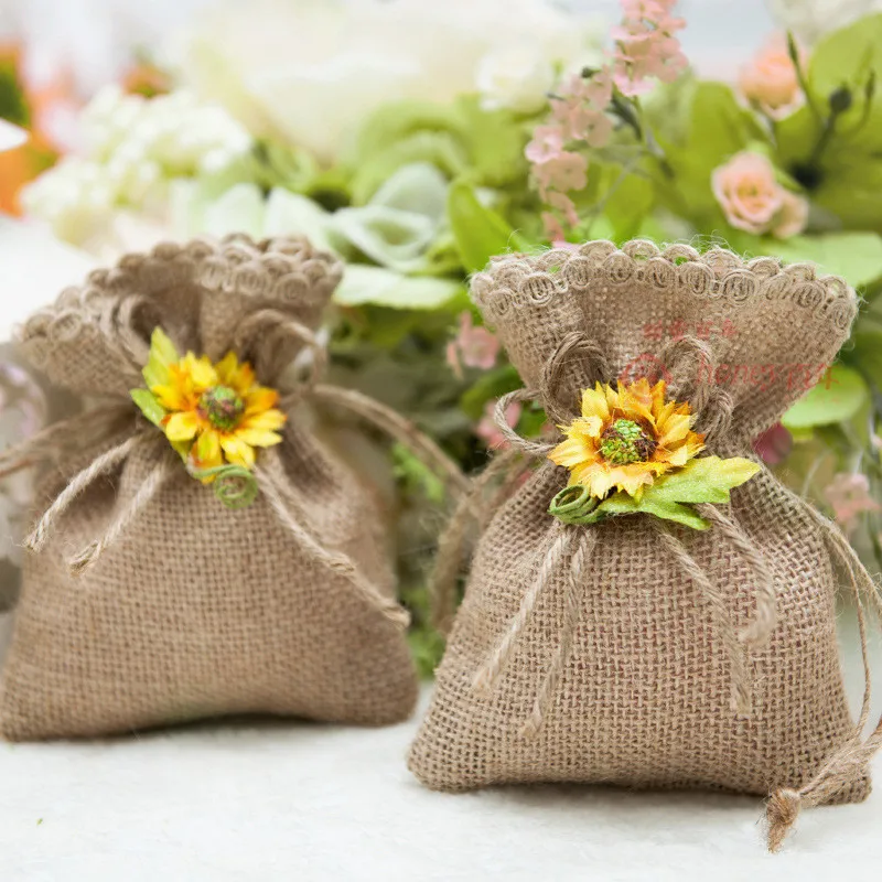 60pcslot Drawable Jute Hessian Burlap Candy Bags Vintage Chic Wedding Pouch Rustic Decor Party 60pcslot Drawable Jute Hessian Burlap Candy Bags Vintage Chic Wedding Pouch Rustic Decor Party