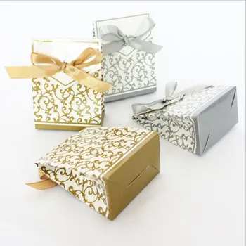 

Free shipping 100pcs Gold Ribbon Gift Paper Bags Engagement Anniversary Wedding Party Cake Favor Favor Gift Boxes wedding decor