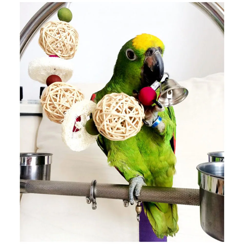 Loofah сепактакрау для попугая домашней птички стойка для станции кусается жевать на Висячие игрушки с колокольчиками качели игрушки птицы вешалка для стойки