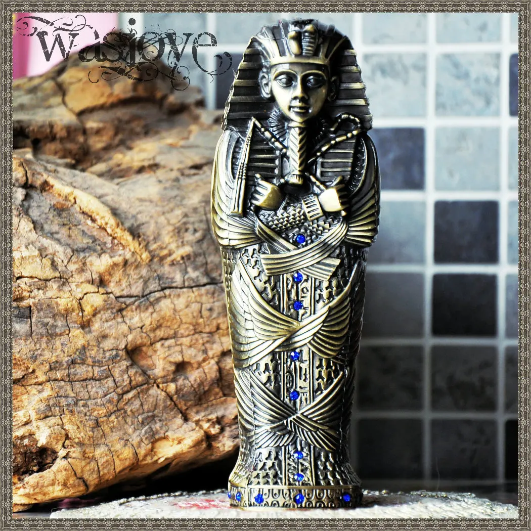 The ancient Egyptian Tut's Guardian metal ornaments gift boxin Action