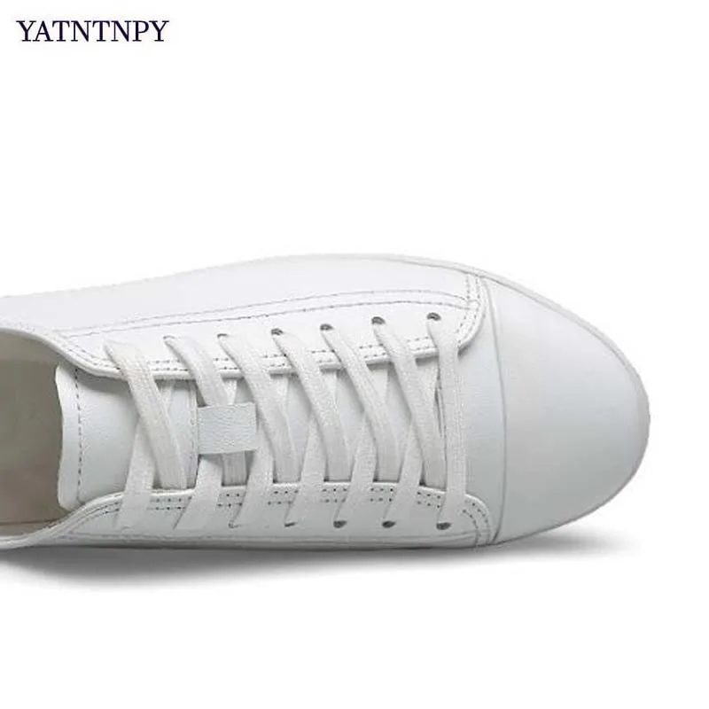 Yatntnpy бренд Для мужчин повседневная Обувь большой Размеры мягкий белый черный Спортивная обувь Летняя дышащая обувь на плоской подошве Мужская обувь из натуральной кожи Разделение кожаные туфли