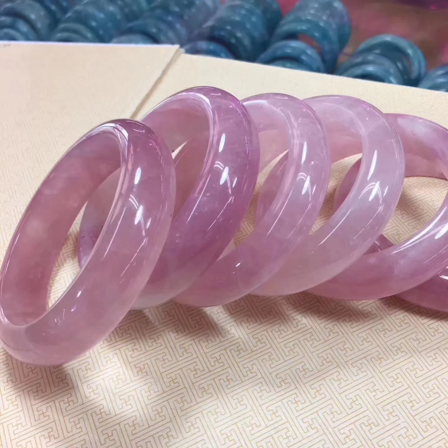 

wholesale jewelry factory in Madagascar new mines ma powder bracelet called peach crystal powder pink is mixed batch