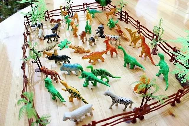 68pcs Tiny toys Mini Dinosaurs Animals Trees Rails Boy Toys Plastics Dolls zoo 3-8CM 1