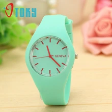 Excelente Calidad de la Marca Nuevos Relojes de Ginebra Deportes de Las Mujeres de Color Caramelo Correa de Silicona Jelly Reloj Del Ocio Relojes de Mujer de Navidad