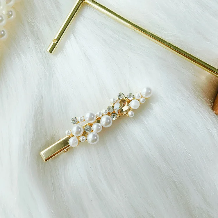 9837693306_881711810