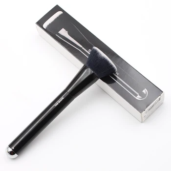 

New Arrival Black Wood Handle Large The Shape Contour and Blush Brush No. 15 Makeup Brushes