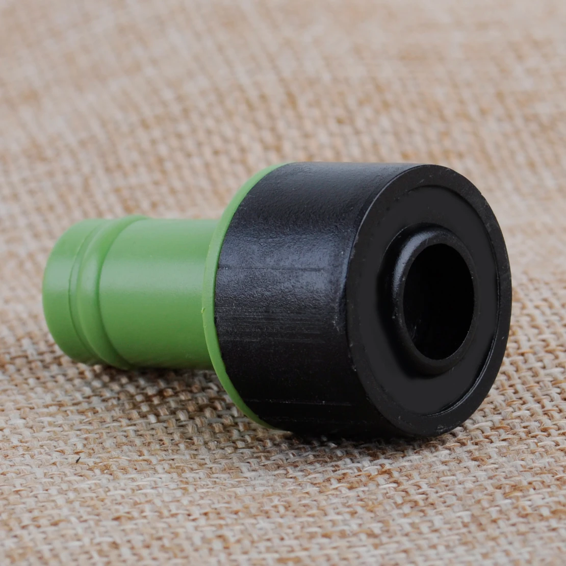 Car PCV Breather Vent Valve 035103245G fit for VW Beetle Jetta Passat Audi A3 TT