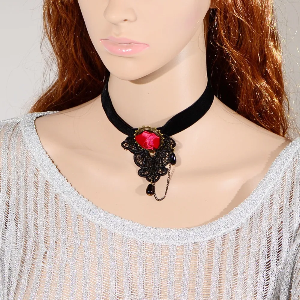 колье "choker vesna". бархатное колье. бархатное ожерелье. топ бархатный с цепочками-подвесками. брюнетка чокер.