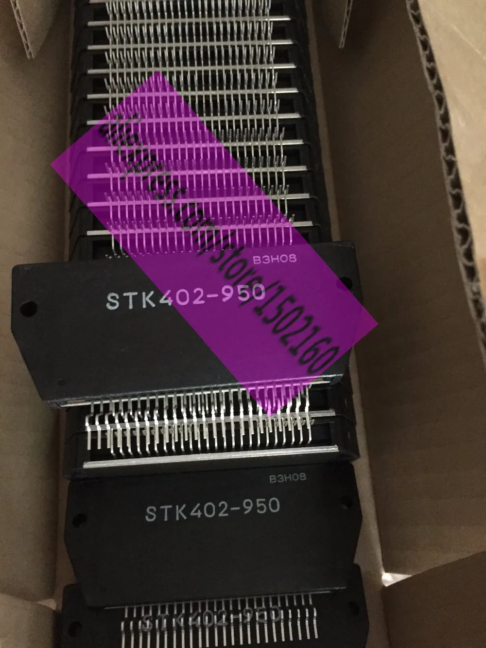 

STK402-950