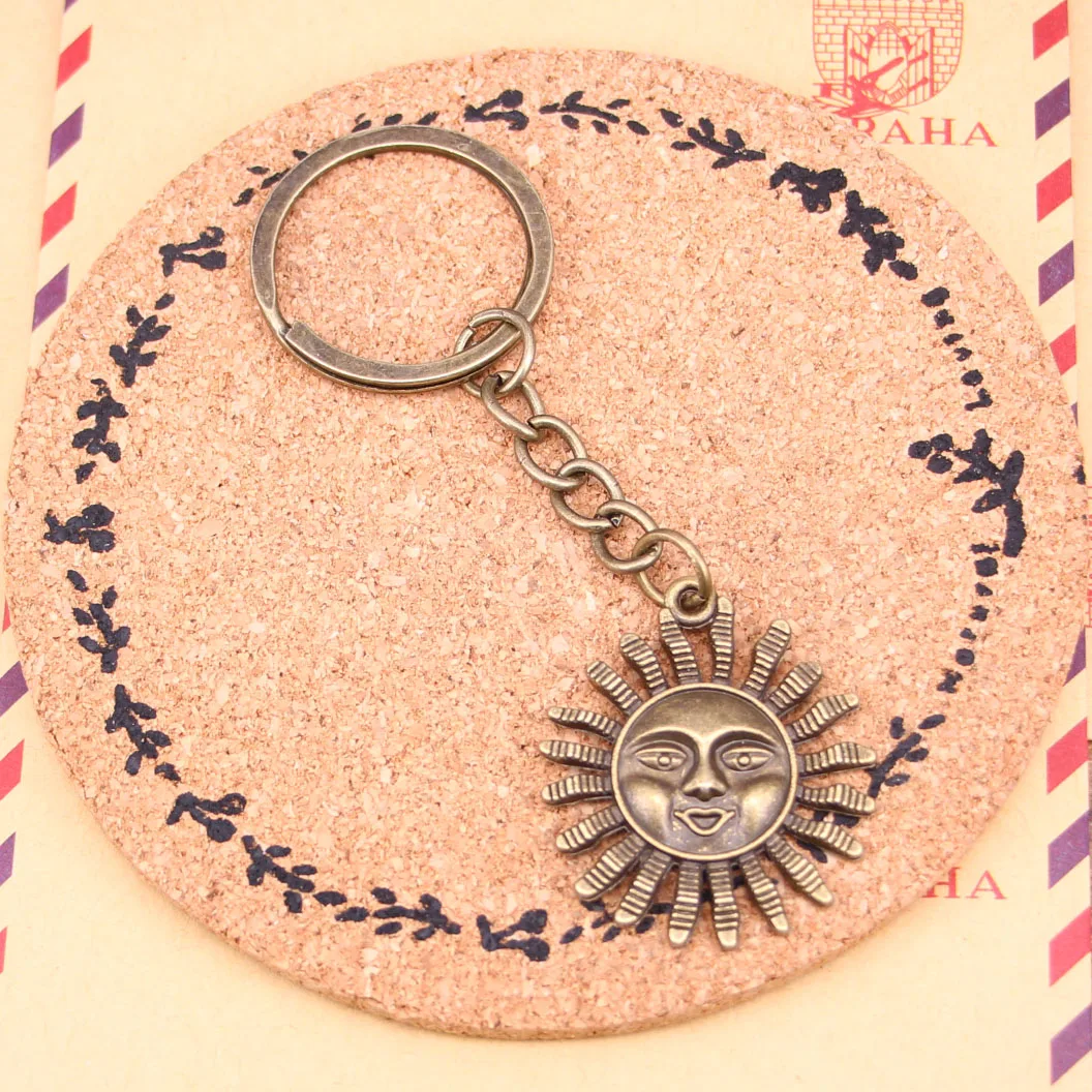 

New Fashion Bronze Pendant Metal Key Chains Accessory,28mm Key Ring Vintage sun face sunburst Keychain