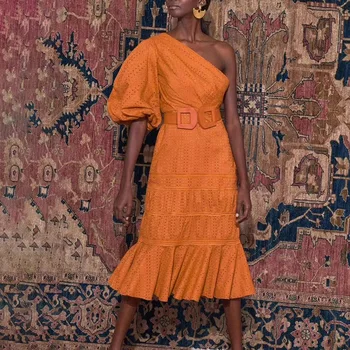 

Spring 2020 European and American fashion Lantern Sleeve Dew single-shoulder flounce lace dress